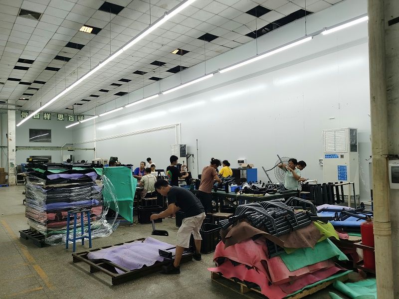 鋁制品廠房車間降溫工程-蒸發冷省電空調.jpg 鋁制品廠房車間降溫工程-蒸發冷省電空調.jpg