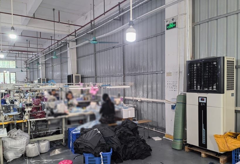 星科5匹工業省電空調-立式軸流機應用于服裝廠降溫案例.jpg 星科5匹工業省電空調-立式軸流機應用于服裝廠降溫案例.jpg